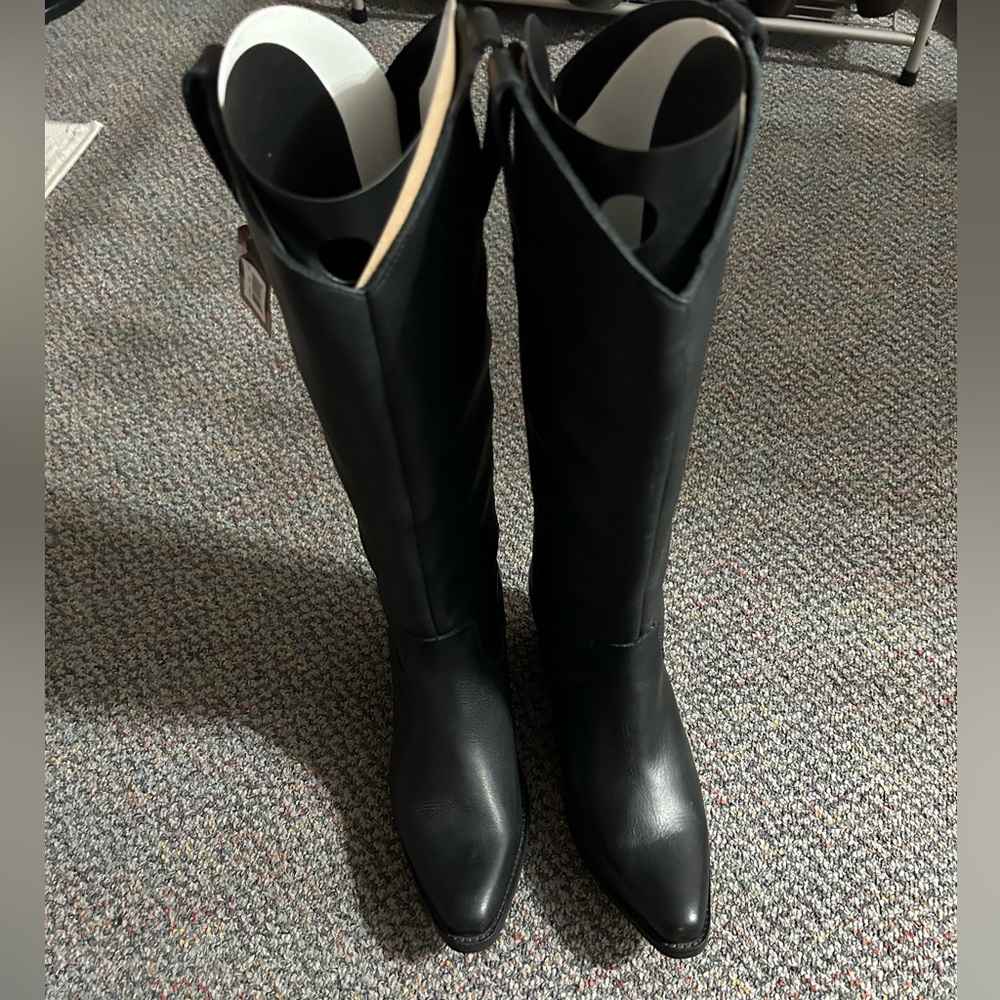 New Dingo tall cowboy boots sz 9